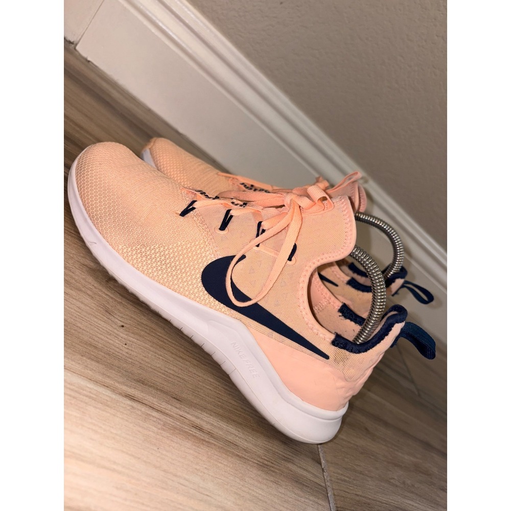 Nike Nike Free TR 8 Womens Size 9 Shoe 942888-800 Crimson Tint Light Peach Navy